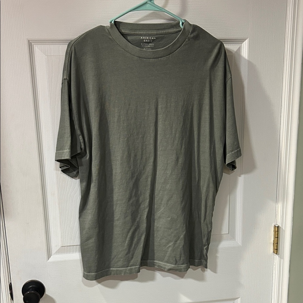 American Eagle Men's Olive Oversized Short Sleeve Tee